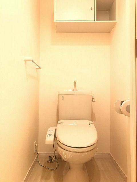 松濤アダージョのトイレ|■温水洗浄便座■収納付き