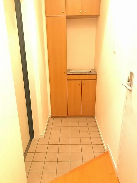 松濤アダージョの玄関|■シューズクローゼット■モニタ付インターホン付き玄関