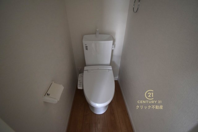 Grace　水戸市見和　1期 　限定1棟！のトイレ|毎日使う空間と機能だから、いつまでも清潔なスペースであってほしいのがトイレです。お掃除しやすいシンプルなデザインです。