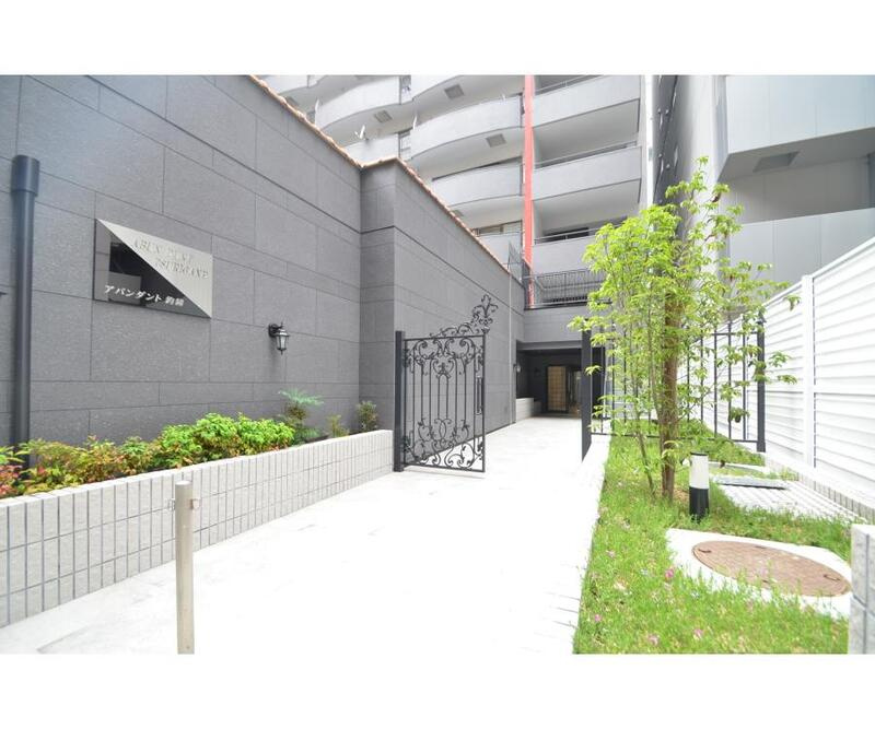 アバンダント釣鐘のエントランス