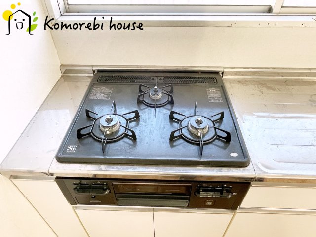 桶川市泉1丁目　中古一戸建て　のキッチン|キッチンでお料理をお楽しみください