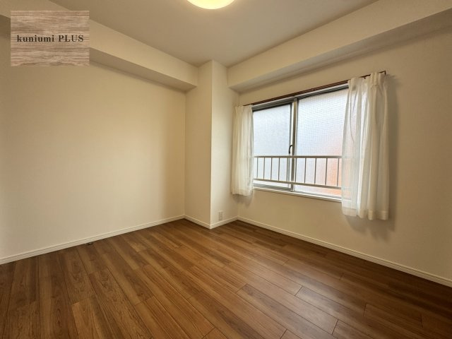 プレジデント城東の洋室