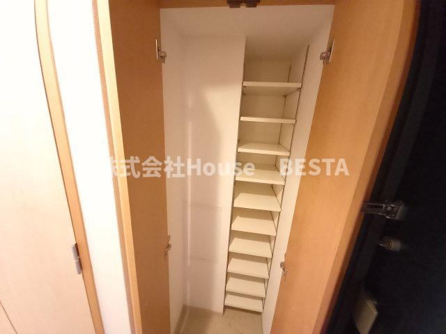 プレサンス神戸駅前グランツの収納