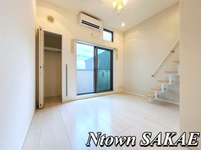 【居間・リビング】 | アークラヴィータ | こちらの居間で趣味の時間をお楽しみください