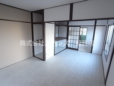 【寝室】 | レジデンシア本千葉 | 落ち着いた色調の寝室です