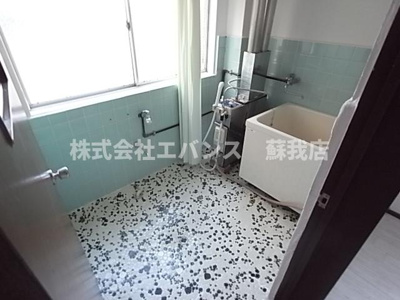 【洗面所】 | レジデンシア本千葉 | 明るい洗面所です