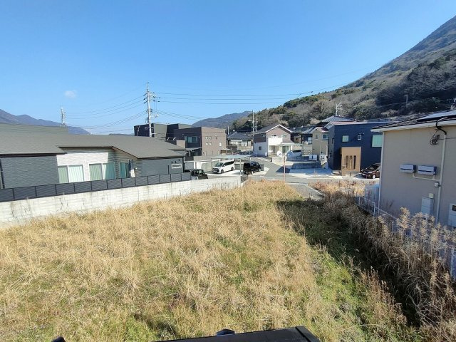 形山みどり町 リノベーション物件の展望|目の前に建物がないので、青山を望むことができます。