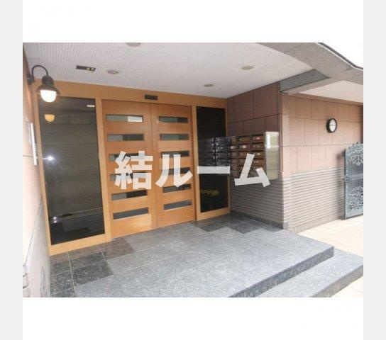 豊島区目白３丁目の賃貸マンションのエントランス