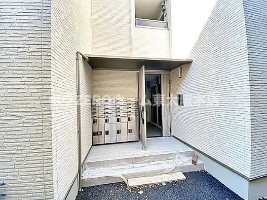 クレアール八戸ノ里のエントランス