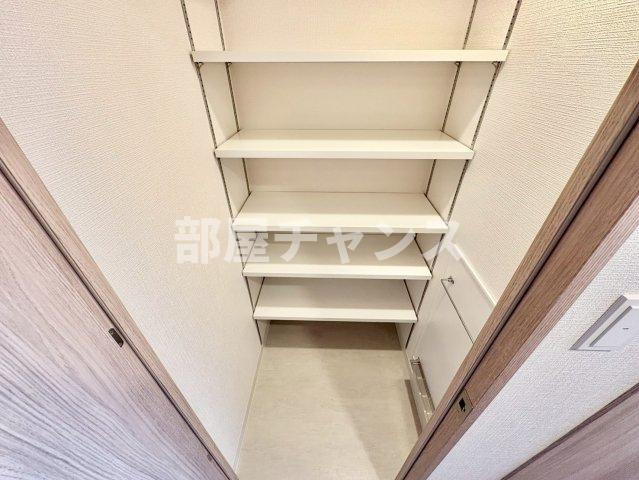 エスプレイス名古屋神宮前の収納