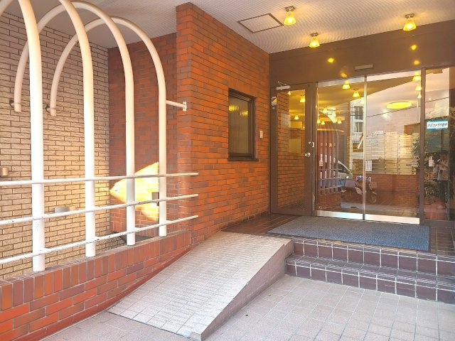 インペリアル赤坂一番館のエントランス|建物の内部です