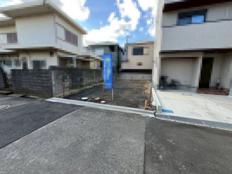 【前面道路含む現地写真】 | 下条町　新築一戸建 | ゆとりのある洗面室ですよ♪朝の身支度もスムーズにできますね♪