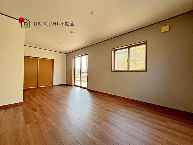 【居間・リビング】 | 行田市大字埼玉　中古戸建