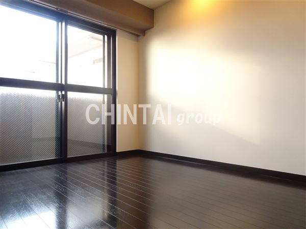 トーシンフェニックス初台弐番館の居間・リビング