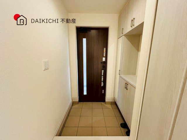 【玄関】 | 桶川市北1丁目7期　新築戸建　全1棟　1号棟