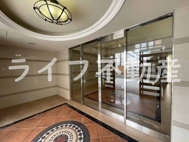 Luxe長田のエントランス|落ち着いたエントランスです