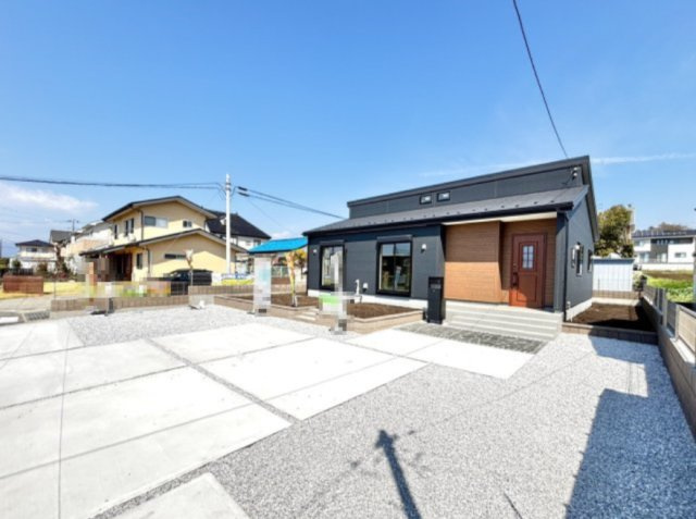 【新築戸建】前橋小坂子町の外観|■外観|シンプルで洗練されたデザインは住まう人の色に染まり、個性を映し出します♪本日見学可能(*＾＾*)