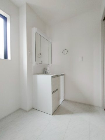 三郷市　鷹野4丁目　新築戸建　全1棟の洗面所|施工例です