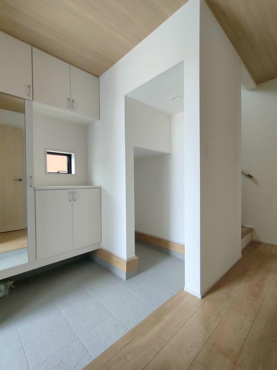 三郷市　鷹野4丁目　新築戸建　全1棟の玄関|施工例です