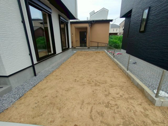 三郷市　鷹野4丁目　新築戸建　全1棟の庭|施工例です