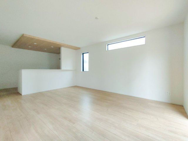 三郷市　鷹野4丁目　新築戸建　全1棟の居間・リビング|施工例です