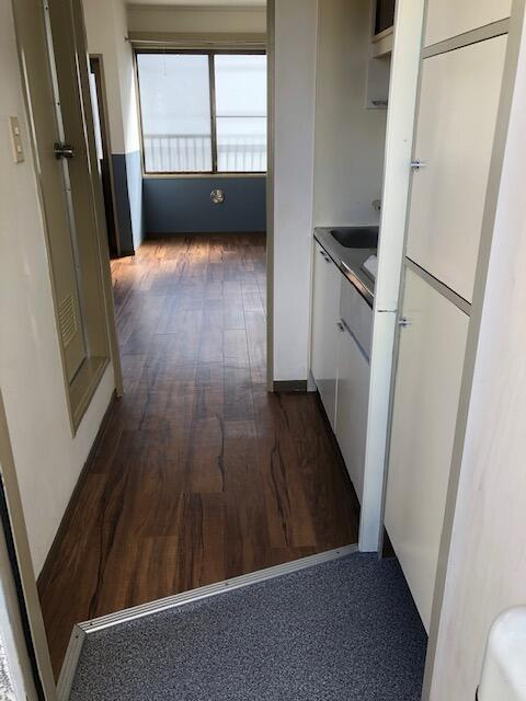 第三服部マンションの玄関