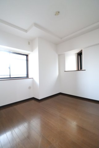 アーバンパレス諏訪野Ⅱの洋室