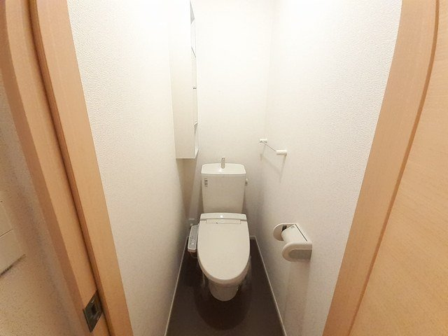 クレメント・オーブのトイレ|落ち着いたトイレです