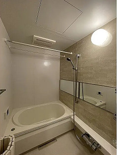 仲之町ヒルズの浴室