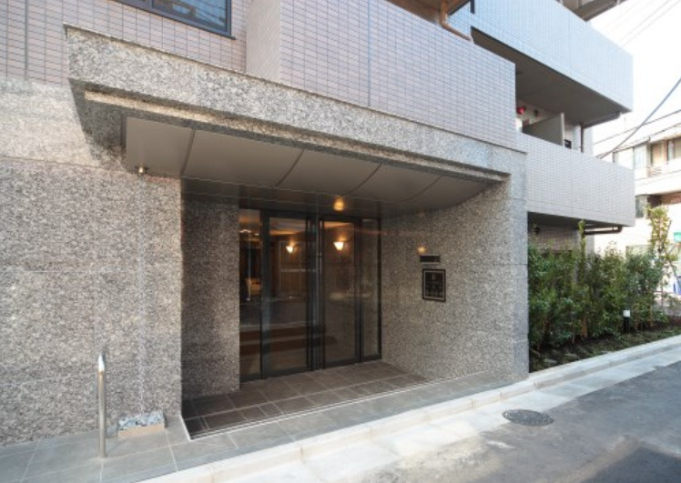 ルーブル中野坂上参番館のエントランス