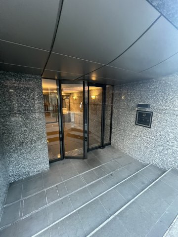 ルーブル中野坂上参番館のエントランス