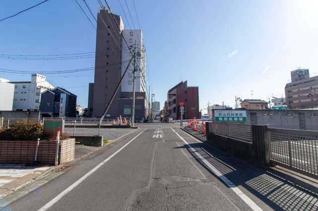 足利市通２丁目の売地の前面道路含む現地写真