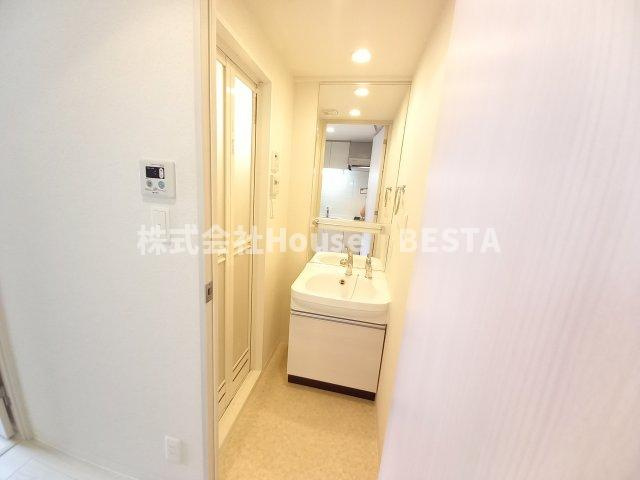 プレサンスKOBEアモーレの独立洗面台