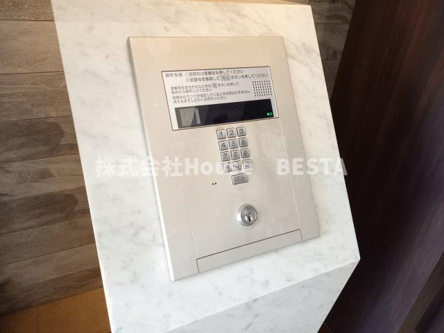 プレサンスKOBEアモーレのエントランス