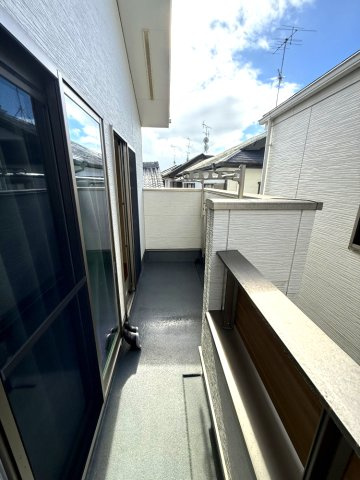 久世築山町戸建のバルコニー|西向きバルコニーです。