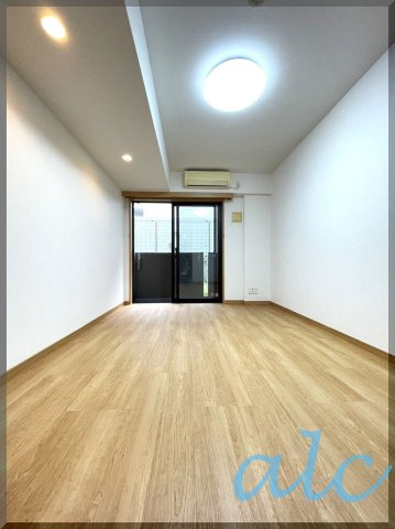 ルーブル明大前の居間・リビング