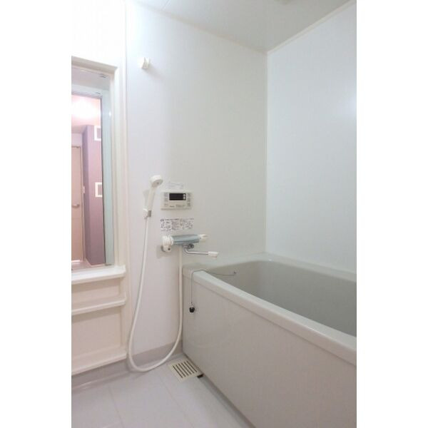 ステラ白木原の浴室