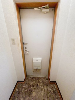 【玄関】 | アルテミチ | ※同建物ほかのお部屋の写真です。