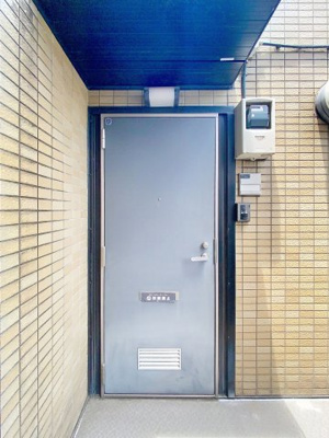 【玄関】 | アルテミチ | ※同建物ほかのお部屋の写真です。