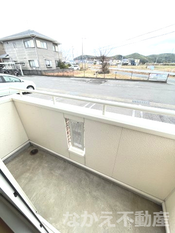 【バルコニー】 | 外からの目が気にならないバルコニーで洗濯物が干せます