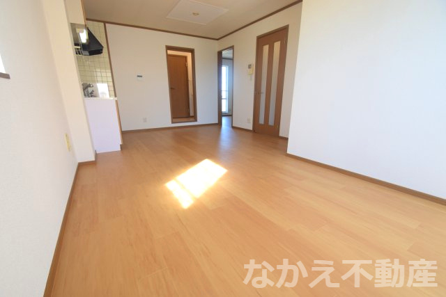 【居間・リビング】 | こちらの居間で趣味の時間をお楽しみください