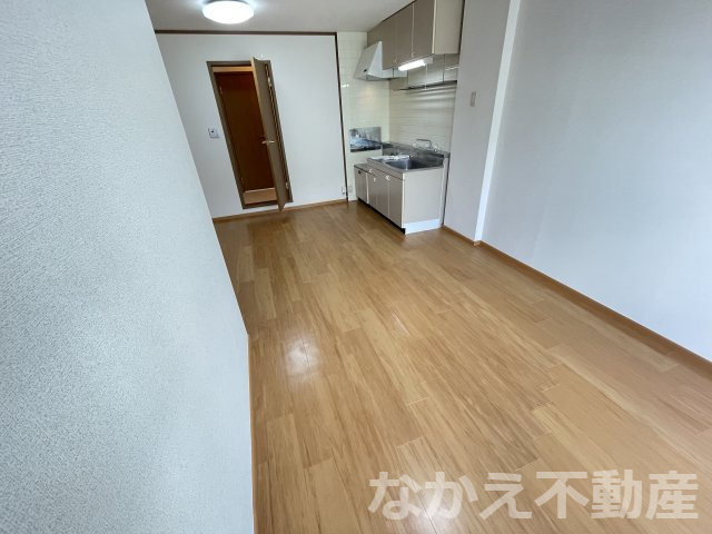 【居間・リビング】 | こちらの居間で趣味の時間をお楽しみください