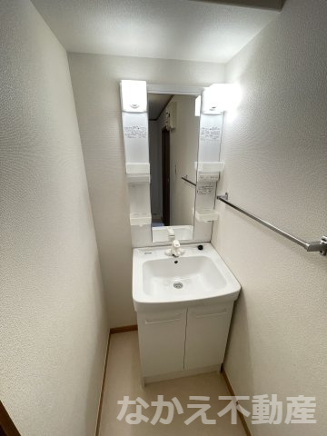 【洗面所】 | 明るい洗面所です