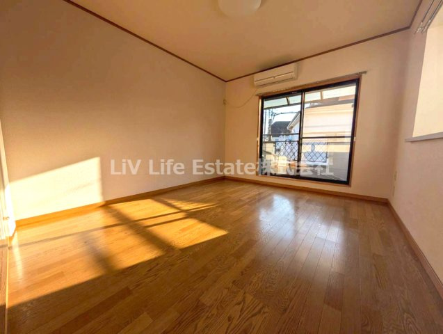 住吉町4丁目貸家の寝室