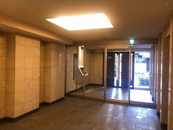 プレサンス　ロジェ　丸の内　CENTRAL　CASAのエントランス