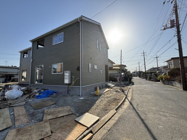 成田市玉造　第12　2号棟の前面道路含む現地写真