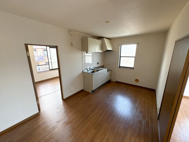 エステートピア学園前の居間・リビング