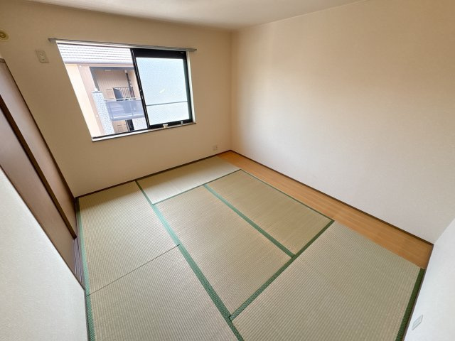 エステートピア学園前の和室