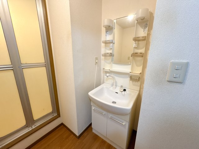 エステートピア学園前の洗面所