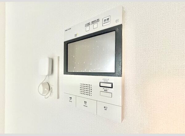 エスリード上前津テルツェの玄関